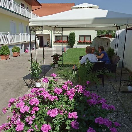 Gaestehaus - Doris - Wenzl Mörbisch am See Exteriér fotografie