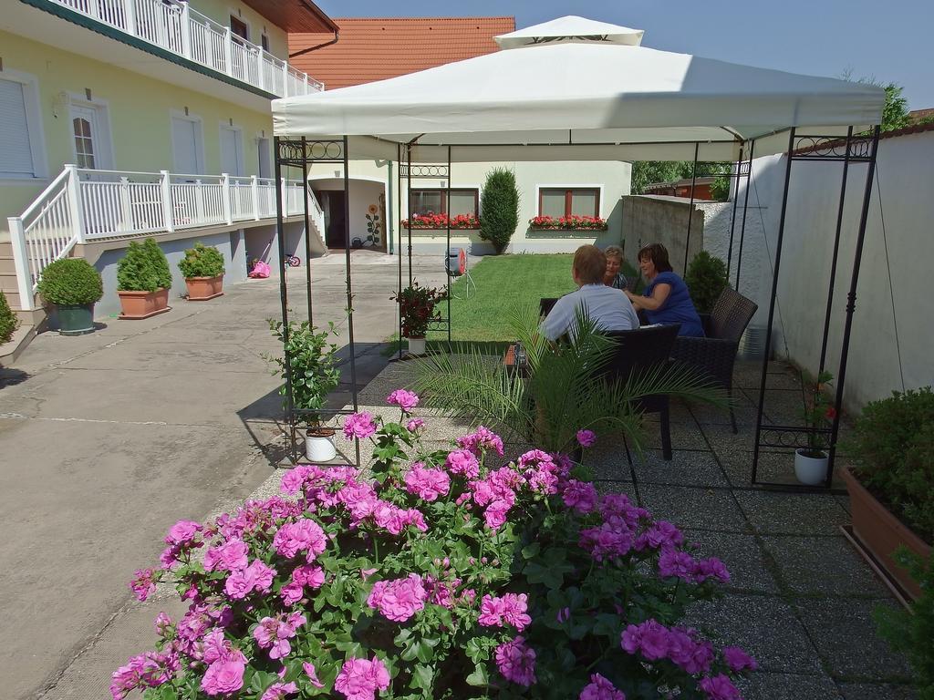 Gaestehaus - Doris - Wenzl Mörbisch am See Exteriér fotografie